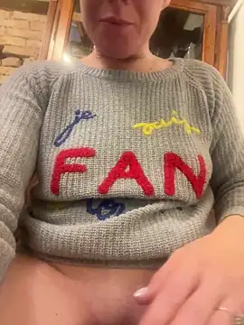 Snapshot of RedPepper- chatting on December 19, 2025, 12:23 pm RedPepper- online show from December 19, 2025, 12:23 pm