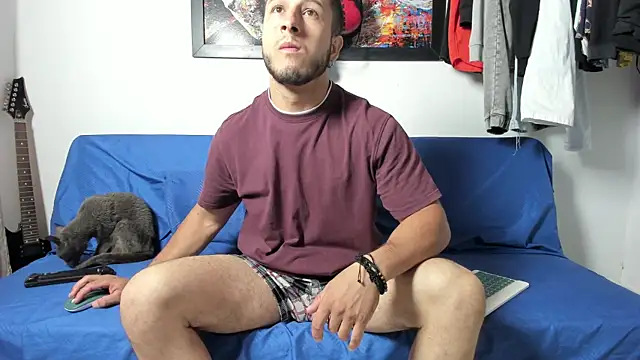 Snapshot of Reynoah chatting on February 7, 2026, 11:19 pm Reynoah online show from February 7, 2026, 11:19 pm