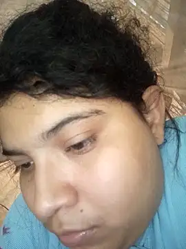 Rousse uwu online show from February 12, 2026, 4:57 pm