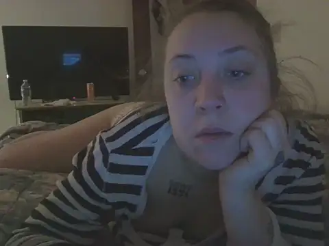 Snapshot of dixielover1229 chatting on January 13, 2026, 6:46 pm dixielover1229 online show from January 13, 2026, 6:46 pm