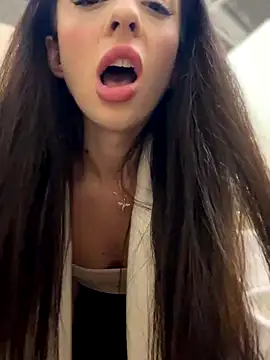 YeaLina online show from December 14, 2025, 10:42 am