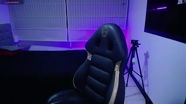 Snapshot of Kendall_fox_x chatting on December 15, 2025, 8:13 pm Kendall fox x online show from December 15, 2025, 8:13 pm