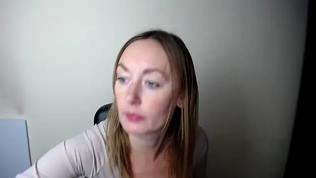 LiaSeass  online show from December 14, 2025, 2:33 pm