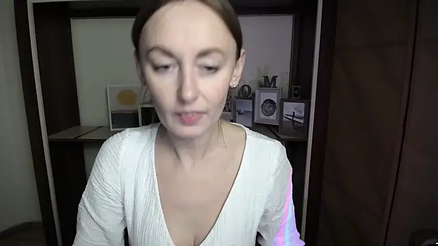 LiaSeass  online show from February 9, 2026, 3:38 pm