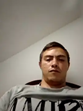cristhipe online show from May 12, 2026, 3:03 am