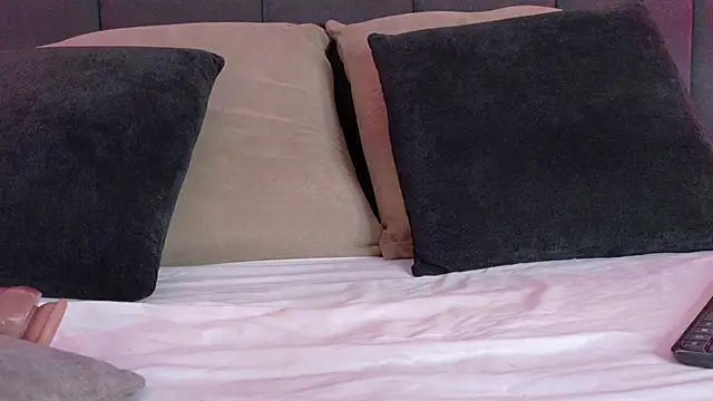 Snapshot of luna_blannco chatting on January 5, 2026, 5:27 pm luna blannco online show from January 5, 2026, 5:27 pm