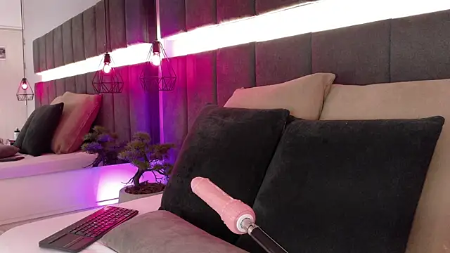 Snapshot of luna_blannco chatting on January 9, 2026, 2:31 pm luna blannco online show from January 9, 2026, 2:31 pm