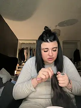 Snapshot of Curvybabesxxo chatting on February 6, 2026, 11:13 am Curvybabesxxo online show from February 6, 2026, 11:13 am