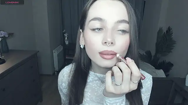 YvonneRobes online show from March 6, 2026, 7:21 pm