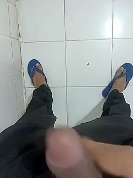 Snapshot of bigg_dickkk69 chatting on January 12, 2026, 12:43 pm bigg dickkk69 online show from January 12, 2026, 12:43 pm