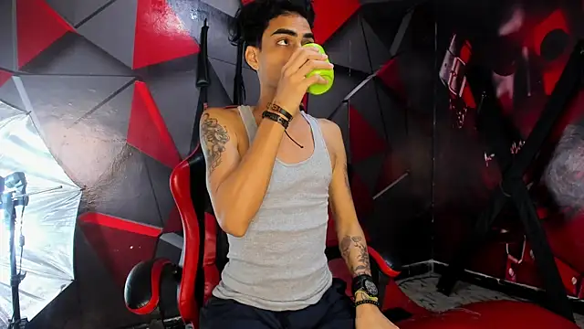 Hot Boys Without Limits online show from January 7, 2026, 4:15 am