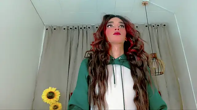 camila vasquez  online show from December 16, 2025, 8:36 pm