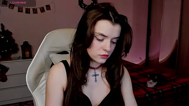  Valleria  online show from January 12, 2026, 7:41 pm