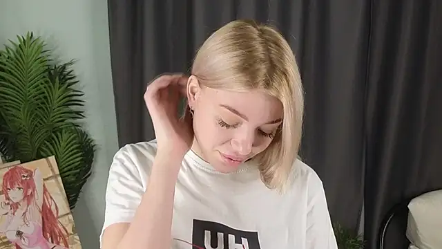 heartbreakW online show from December 22, 2025, 3:47 am