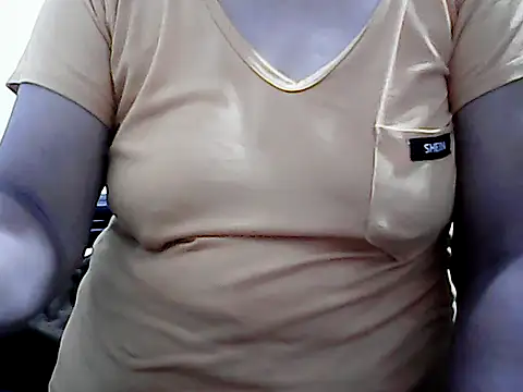 Snapshot of ChaChaMoreno_Palangga chatting on December 18, 2025, 5:57 am ChaChaMoreno Palangga online show from December 18, 2025, 5:57 am