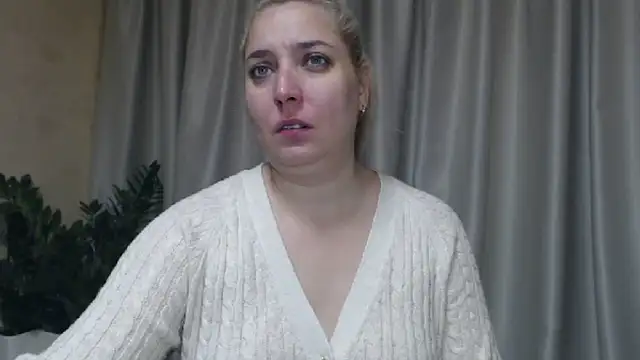 sweetpussy13 online show from October 4, 2025, 6:00 am