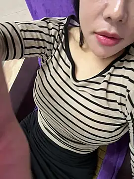 Snapshot of lavi-cute chatting on May 30, 2026, 7:33 pm lavi-cute online show from May 30, 2026, 7:33 pm