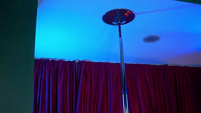 Snapshot of AstridVex chatting on January 11, 2026, 8:14 pm AstridVex online show from January 11, 2026, 8:14 pm