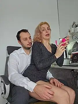 Lovebackground online show from February 12, 2026, 10:32 am