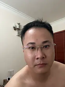 Snapshot of battman4488 chatting on March 19, 2026, 9:52 pm battman4488 online show from March 19, 2026, 9:52 pm