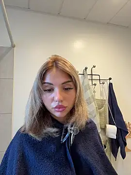 SilkyMira online show from December 16, 2025, 1:49 pm