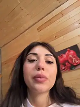 SilkyMira online show from April 18, 2026, 10:30 am