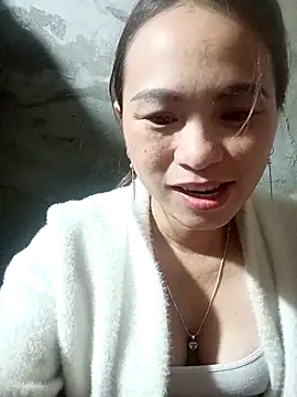 ngaytho004 online show from February 24, 2026, 11:25 pm