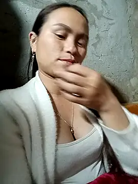 ngaytho004 online show from March 4, 2026, 2:45 pm