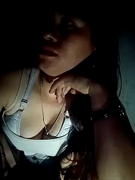 ngaytho004 online show from March 21, 2026, 10:46 pm