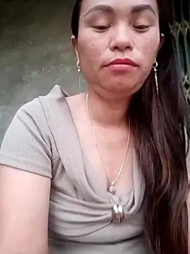 ngaytho004 online show from May 14, 2026, 10:27 pm