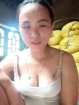 ngaytho004 online show from May 17, 2026, 5:49 am
