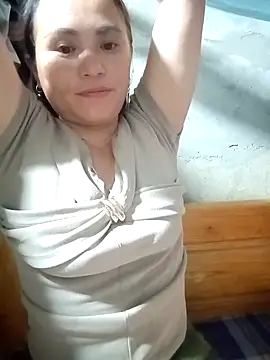 ngaytho004 online show from May 22, 2026, 3:28 pm