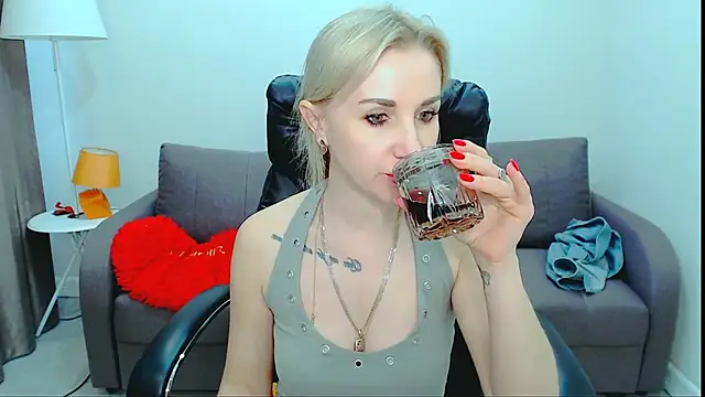 Hanna--Sweet online show from May 15, 2026, 10:55 am