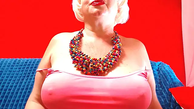 Snapshot of NaughtyMILF4UX chatting on July 5, 2026, 3:45 am NaughtyMILF4UX online show from July 5, 2026, 3:45 am