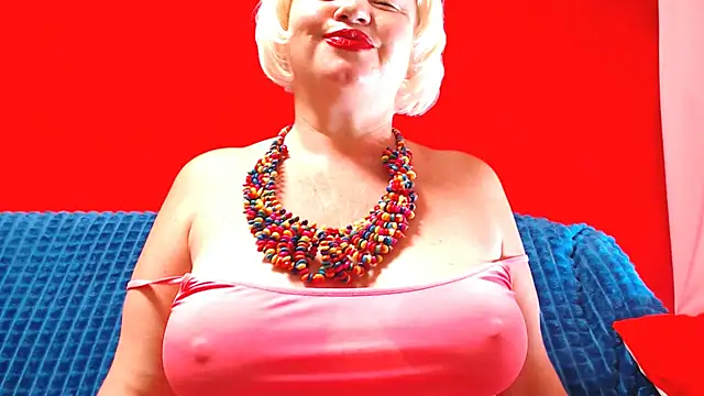 Snapshot of NaughtyMILF4UX chatting on July 5, 2026, 4:19 am NaughtyMILF4UX online show from July 5, 2026, 4:19 am