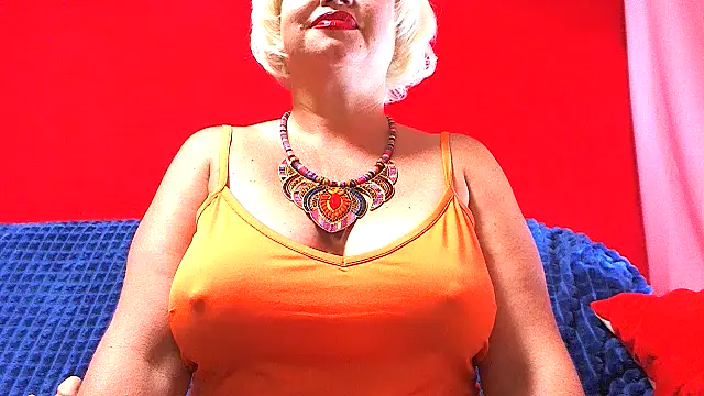 Snapshot of NaughtyMILF4UX chatting on August 2, 2026, 3:38 am NaughtyMILF4UX online show from August 2, 2026, 3:38 am