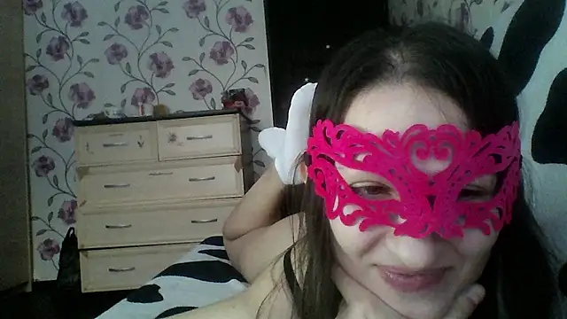 nika smily online show from December 16, 2025, 5:34 am