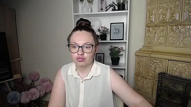 LiliaErmi online show from June 28, 2026, 6:08 am