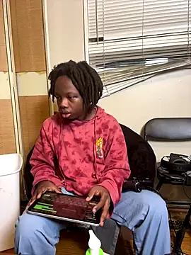 YourLittleBoyfriend online show from December 18, 2025, 3:45 am