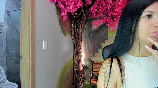 marahanson  online show from December 17, 2025, 12:00 pm