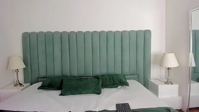 Scarlett  Noir online show from April 17, 2026, 9:07 pm