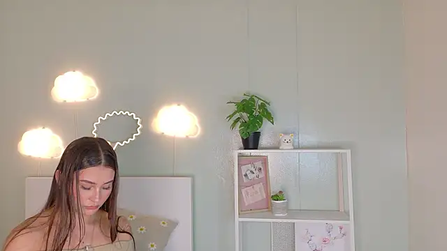 Miia Anderson online show from February 5, 2026, 8:57 pm