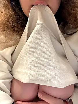 luisa evans online show from December 15, 2025, 9:19 pm