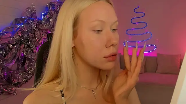 AprilChambers online show from January 14, 2026, 9:48 am