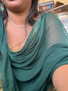 Snapshot of cute_mahi001 chatting on March 3, 2026, 7:47 am cute mahi001 online show from March 3, 2026, 7:47 am