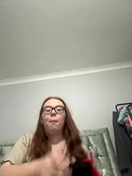 AnnieAinsx online show from January 7, 2026, 7:05 pm