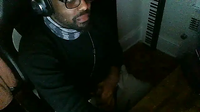 MrUnintentional online show from December 17, 2025, 3:18 pm