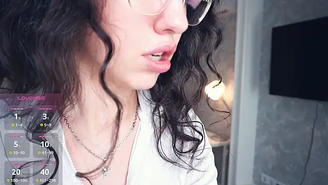 Snapshot of OdetteWitschi chatting on January 8, 2026, 6:59 am OdetteWitschi online show from January 8, 2026, 6:59 am