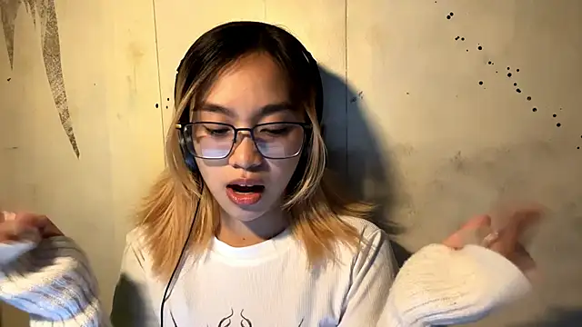 LenoraFrailey online show from December 23, 2025, 10:35 am