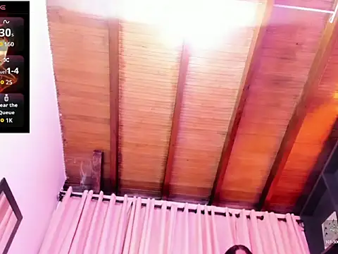 Snapshot of Kittymoretti chatting on May 17, 2026, 11:01 pm Kittymoretti online show from May 17, 2026, 11:01 pm